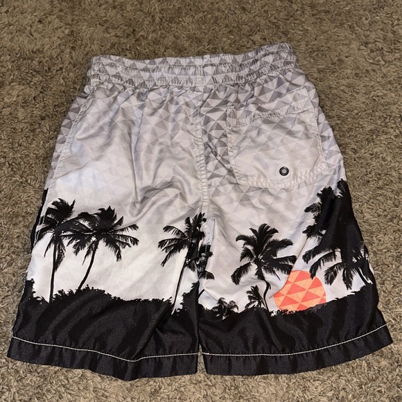 🦄3 FOR $15! Old navy swim trunks - Picture 6 of 6